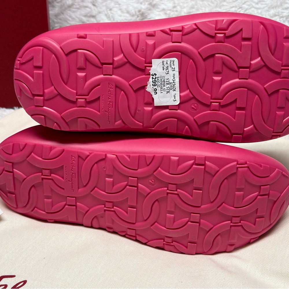 New In Box Hot Pink Salvatore Ferragamo Rain / All Season Boots - Picture 7 of 8